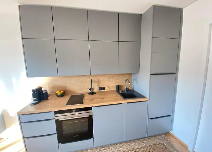 Stylische Mit Balkon Graz