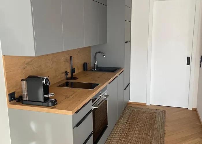 Stylische Mit Balkon Apartment *